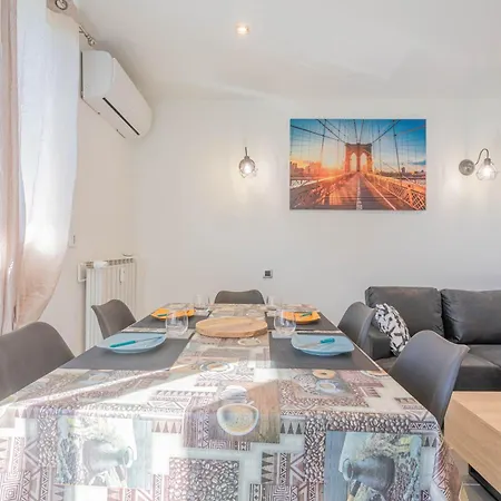Apartament 57m² Neuf Proche Du Centre Parking