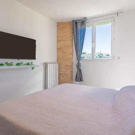 Apartment 57m² Neuf Proche Du Centre Parking *