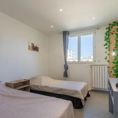 Apartment 57m² Neuf Proche Du Centre Parking *